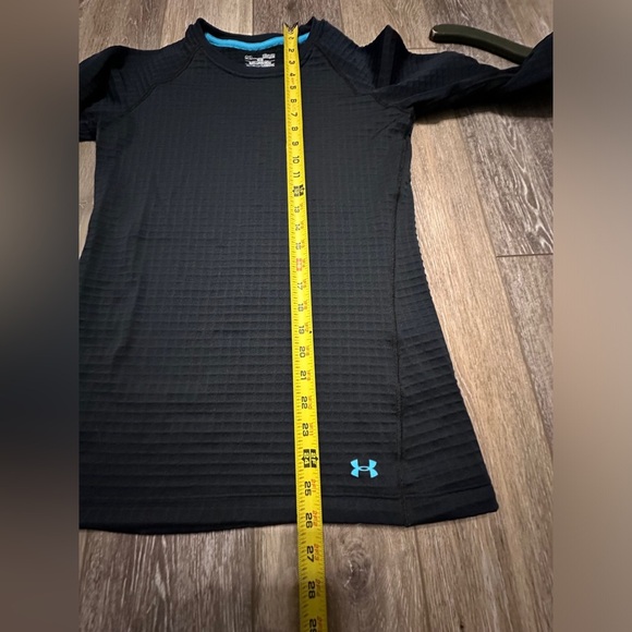 🛍️ Fitted Coldgear Under Armour long sleeve size M excellent condition - Picture 5 of 7